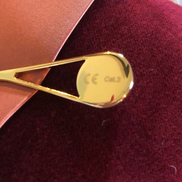 Sale. New Authentic Gucci  pearls sunglasses - Picture 7 of 8